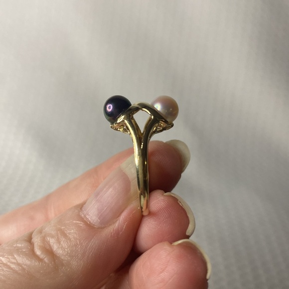 14K Yellow Gold Black and White Cultured Pearl Vertical Style Ring 7.5 - Picture 6 of 7